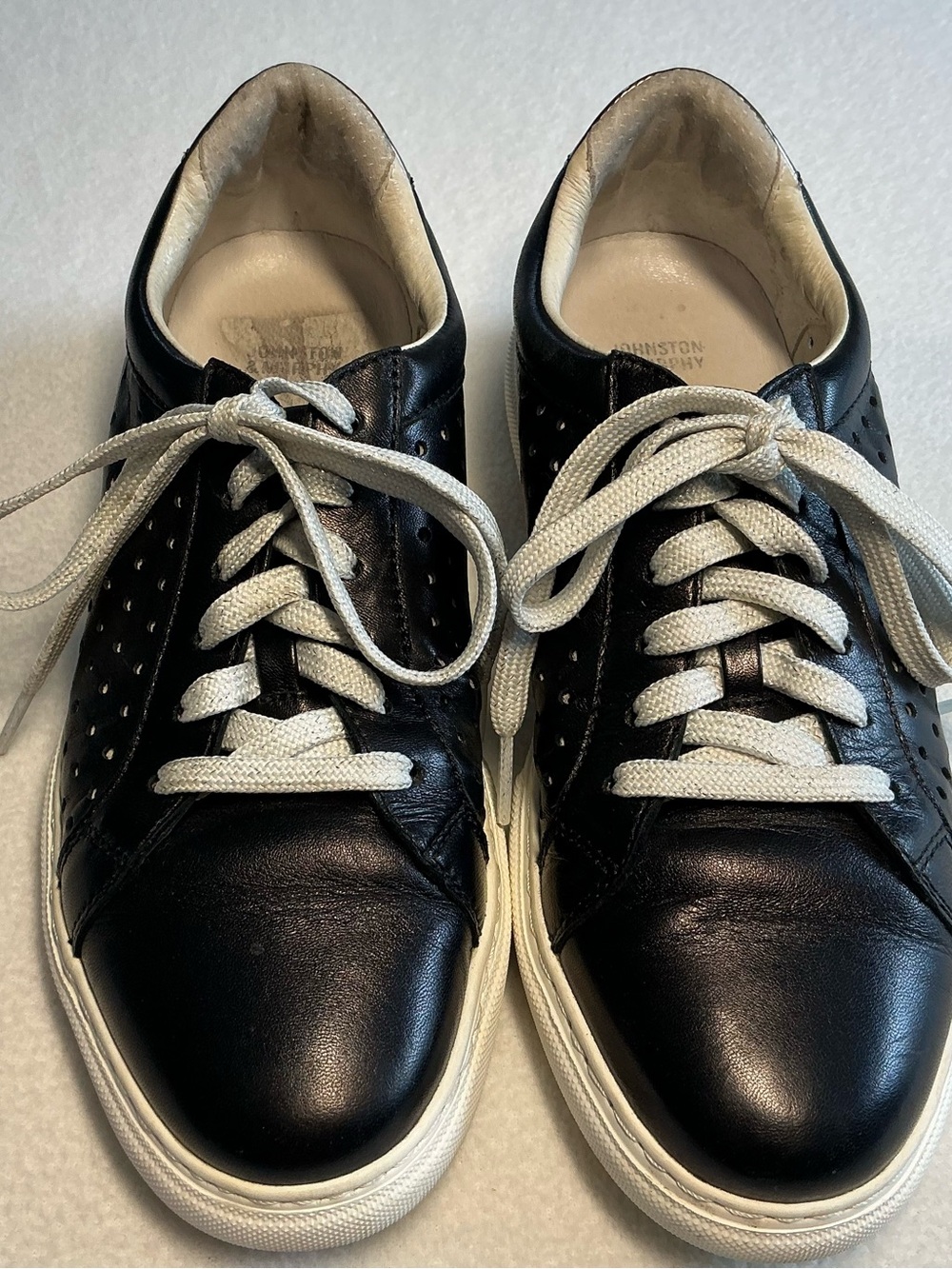 Johnston & Murphy women’s Black Leather Sneakers with silver White Laces